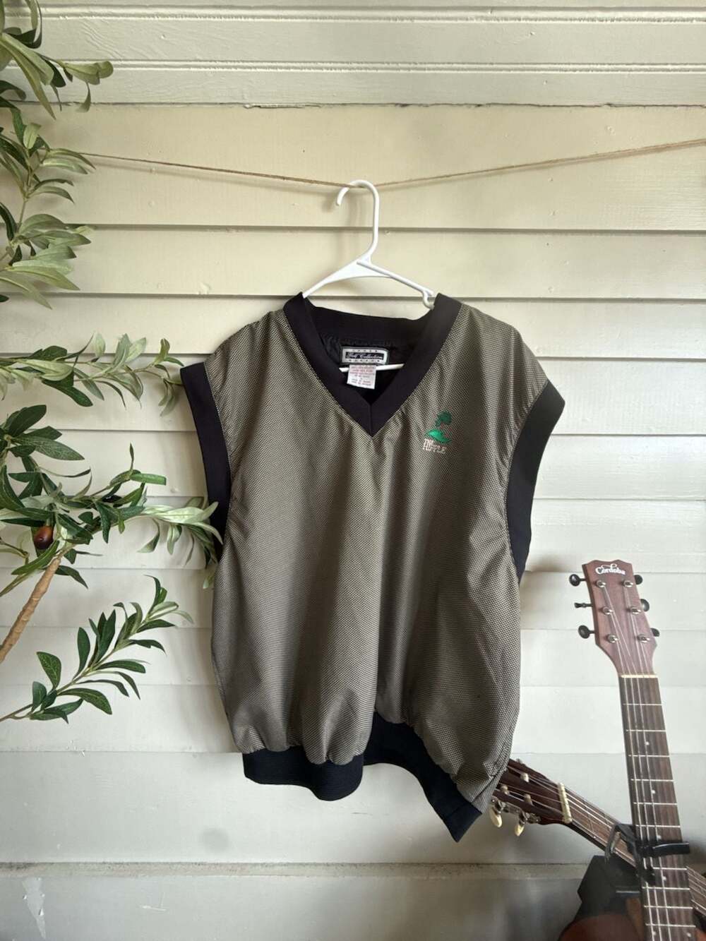 Inner Harbor Golf Collection The Ripple Embroidered V-Neck Pullover Golf Vest